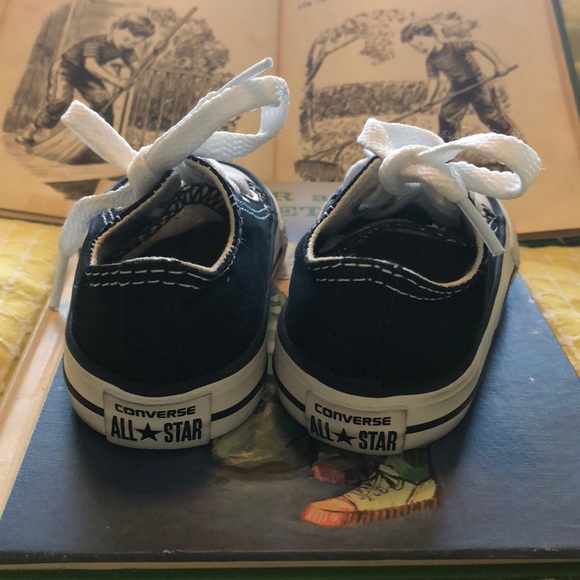 SOLD Converse toddler size 3 - Picture 3 of 6